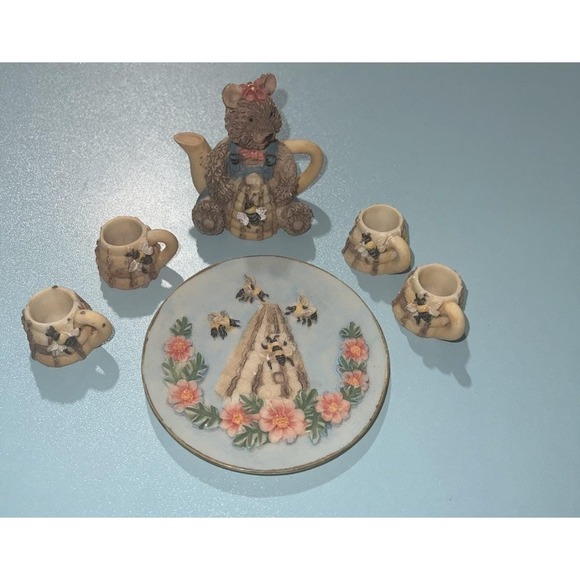 The Unbranded Brand Other - Mini Tea Set Honey Bears And Bees Resin 6 Piece Set